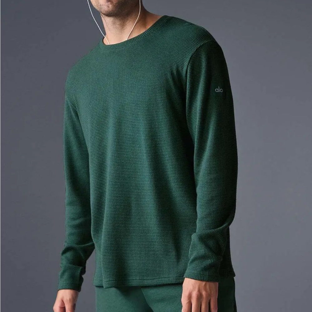 *NEW WITH TAGS* ALO Elevate Waffle Long Sleeve Crew- Winter Ivy